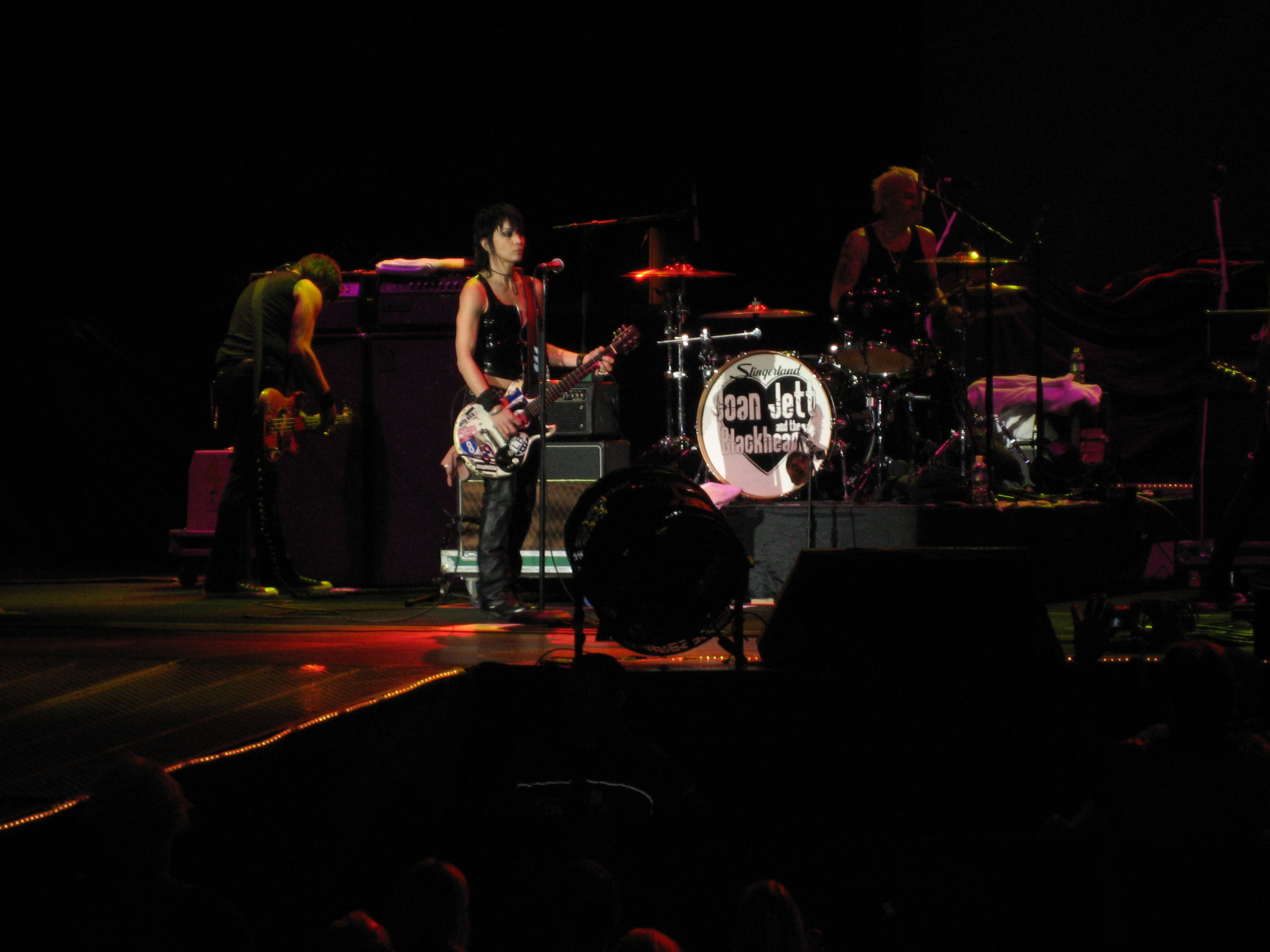 JoanJett2007-09-18BeerAmphitheatreTorontoCanada (5).JPG